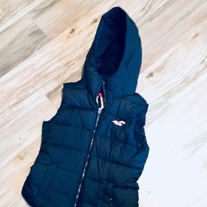 Hollister dark navy blue puffer vest